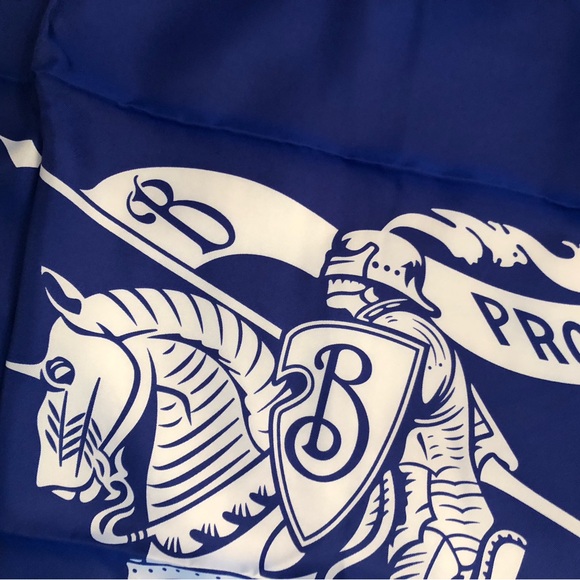Burberry Equestrian Knight silk scarf - Picture 5 of 14